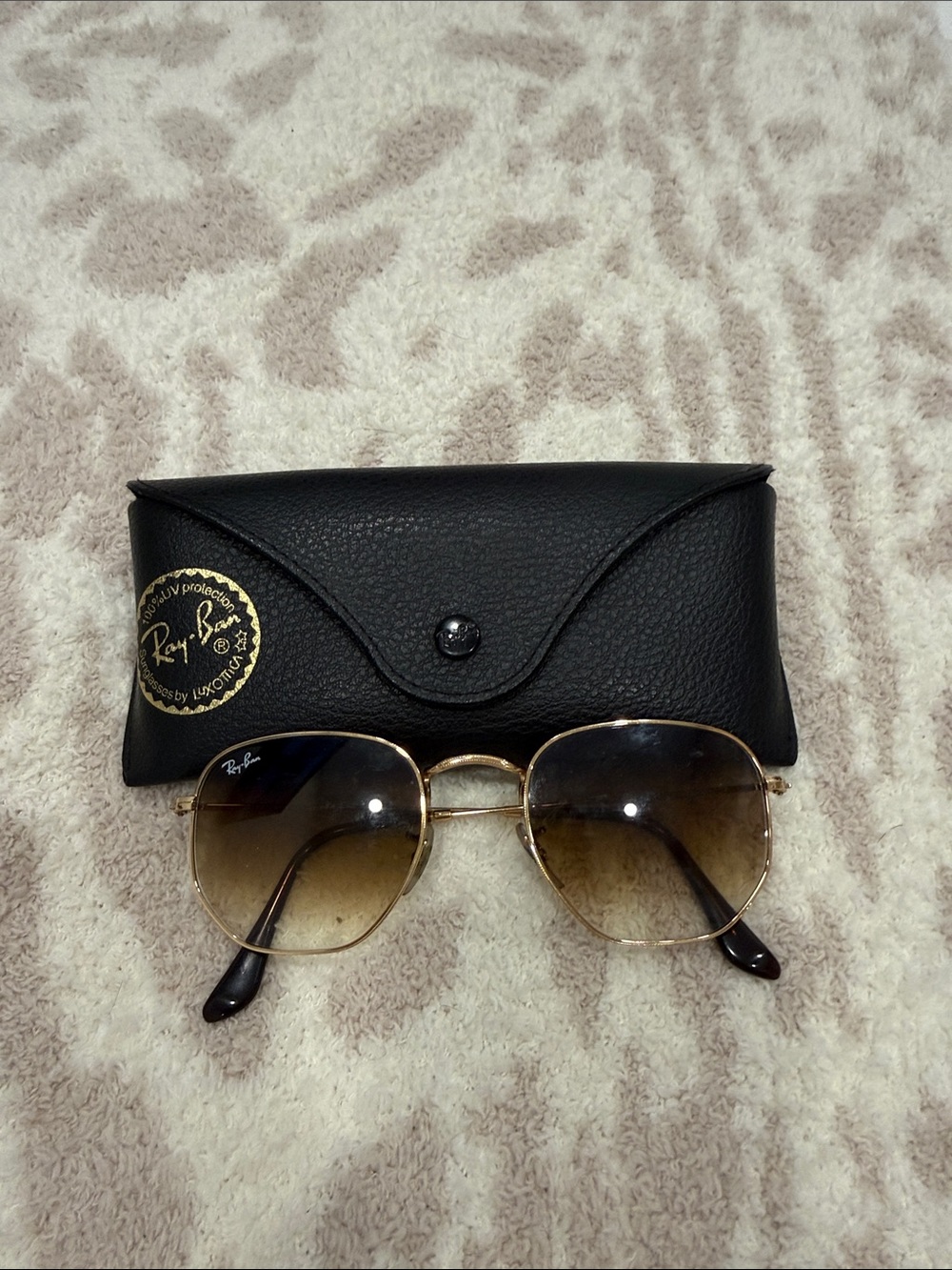 Ray-Ban Gold Frame Sunglasses with Brown Gradient Lenses and Black Case